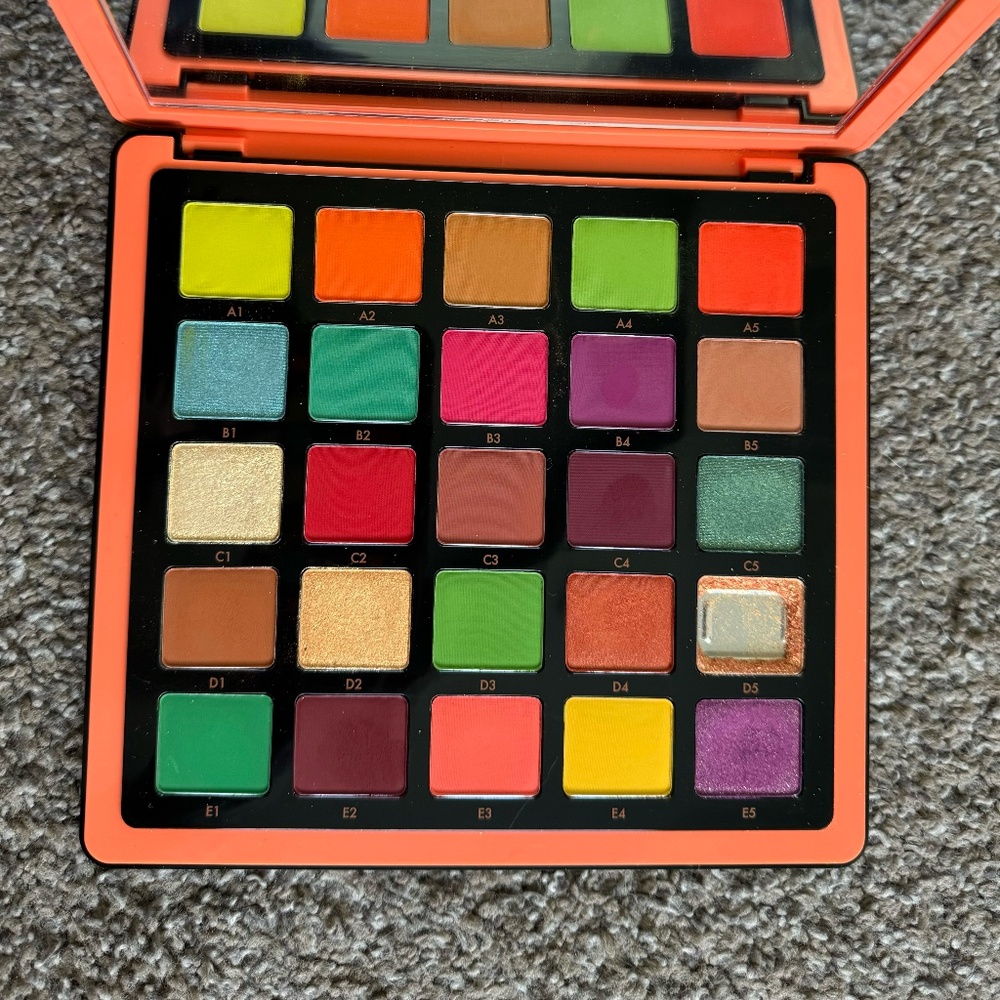 ABH "Norvina Pro Pigment, Vol. 3" eyeshadow palette